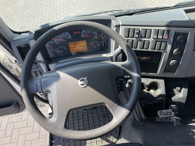 Walizka Volvo FL240 Closed Box / Loading Lift / 157.000 KM