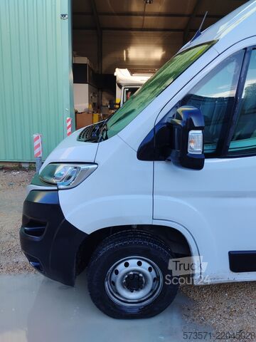 Asuntoauto Weinsberg Carabus L3H2