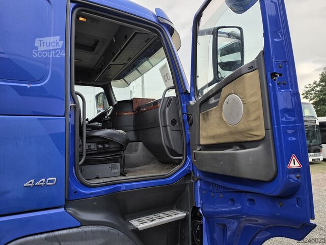 крюковой мусоровоз Volvo FH-440 8x4 Lift+Lenk HIAB Multilift
