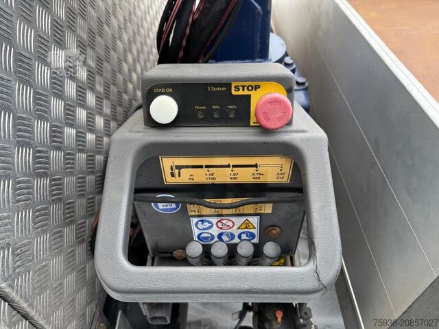 Tovornjak s ploščadjo in žerjavom Iveco Daily 40C18 3.0 PICK-UP Amco Veba 602T KRAAN Eu...