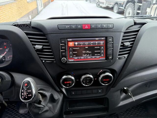 Tovornjak s ploščadjo in žerjavom Iveco Daily 40C18 3.0 PICK-UP Amco Veba 602T KRAAN Eu...