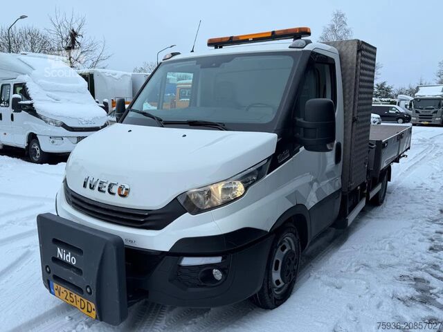 Platform truck with crane Iveco Daily 40C18 3.0 PICK-UP Amco Veba 602T KRAAN Eu...