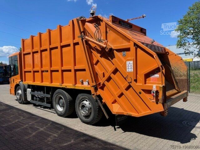 Camión de la basura Mercedes-Benz 2633 Econic 6x2 EEV Haller X1