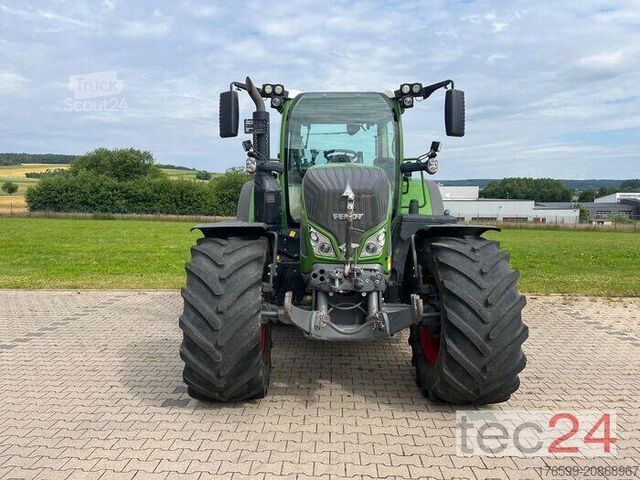 Tractor Fendt 718 VARIO S4