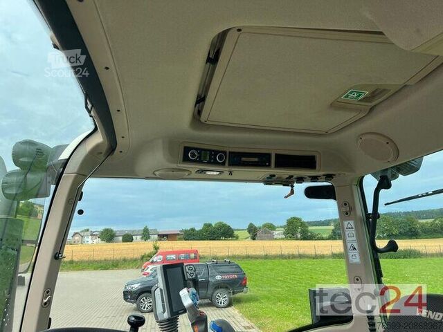 Traktor Fendt 718 VARIO S4