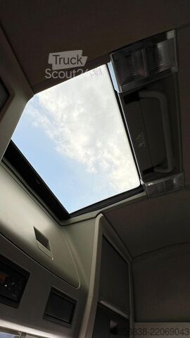 Standardni tegljač VOLVO FH