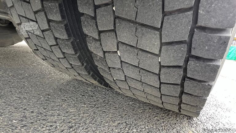 Standardni tegljač VOLVO FH
