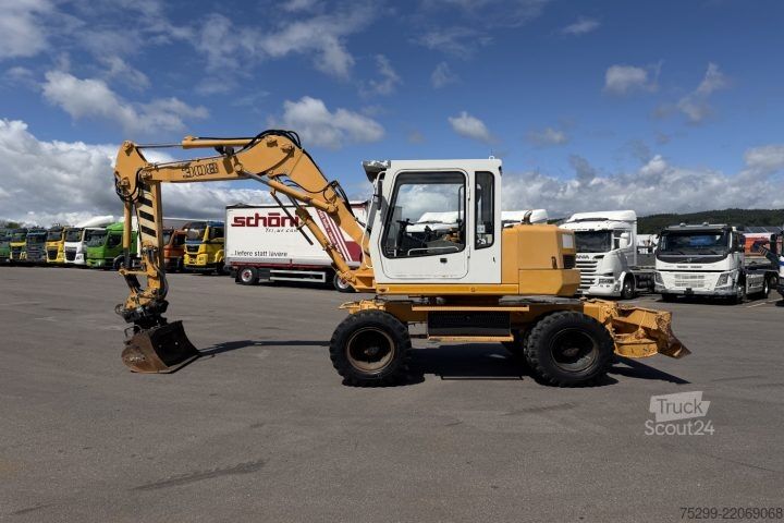 Rolo compactador Liebherr 308 Mobilbagger / Swiss-Vehicle