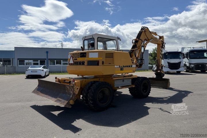 Rolo compactador Liebherr 308 Mobilbagger / Swiss-Vehicle