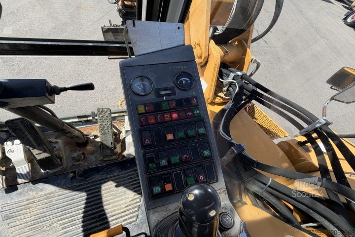 Rolo compactador Liebherr 308 Mobilbagger / Swiss-Vehicle