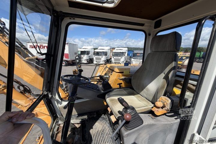 Rolo compactador Liebherr 308 Mobilbagger / Swiss-Vehicle