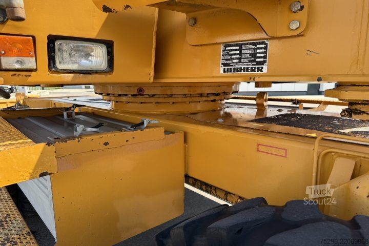 Rolo compactador Liebherr 308 Mobilbagger / Swiss-Vehicle