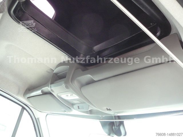 Transportador con plataforma y toldo RENAULT Pritsche Plane mit Schlafkabine