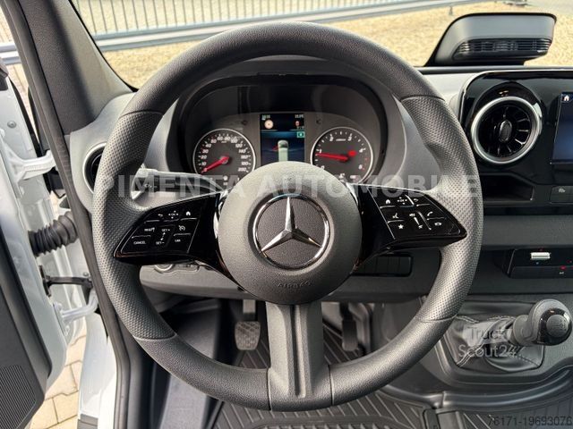 Vrachtwagen met bakwagen MERCEDES-BENZ Sprinter 517 5,5t TRANKOFFER 2,40mH LBW RFK TEMP