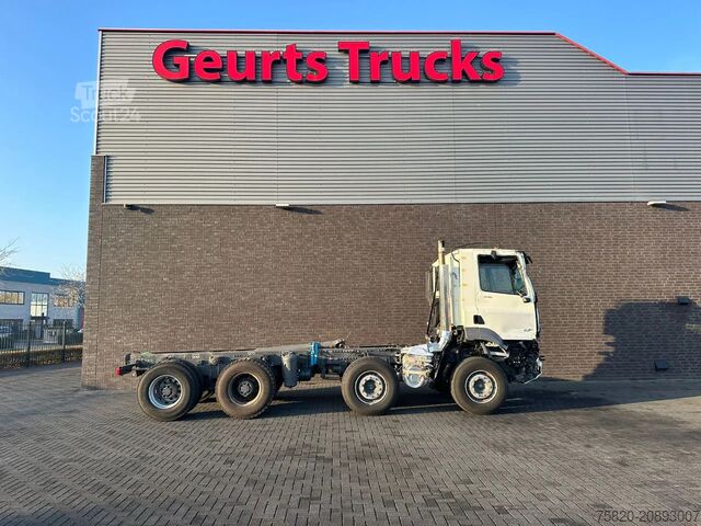 Chassis with cab DAF CF 530 8X4 CHASSIS CAB SCHADE/UNFALL/DAMAGE