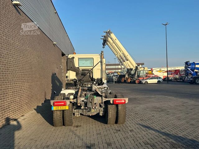 Chassis with cab DAF CF 530 8X4 CHASSIS CAB SCHADE/UNFALL/DAMAGE