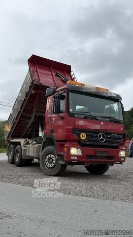 Kolmisivuinen kippiauto MERCEDES-BENZ 3341 6X4 3 SEITENKIPPER Blatt Blatt