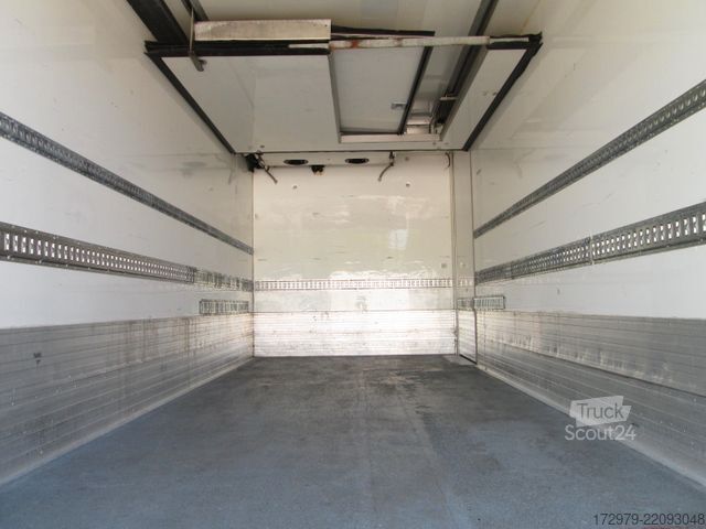 Hladilni tovornjak MERCEDES-BENZ Atego 1021*2xCarrier Kühlkoffer 5.72m*LBW*