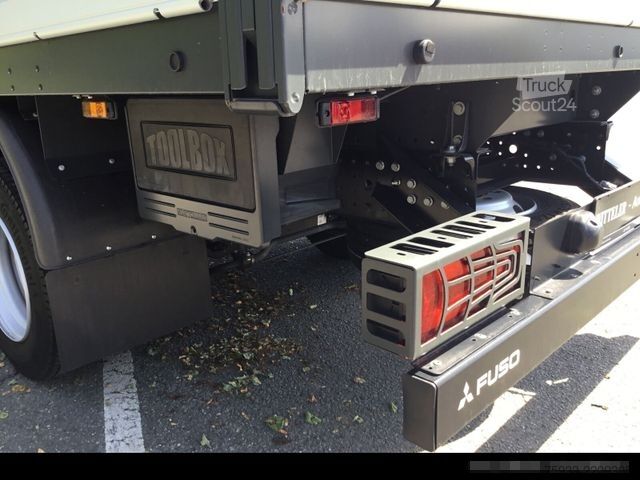 Furgonetka pick-up MITSUBISHI eCanter 7C18e M-Batterie Pritschenaufbau / LED