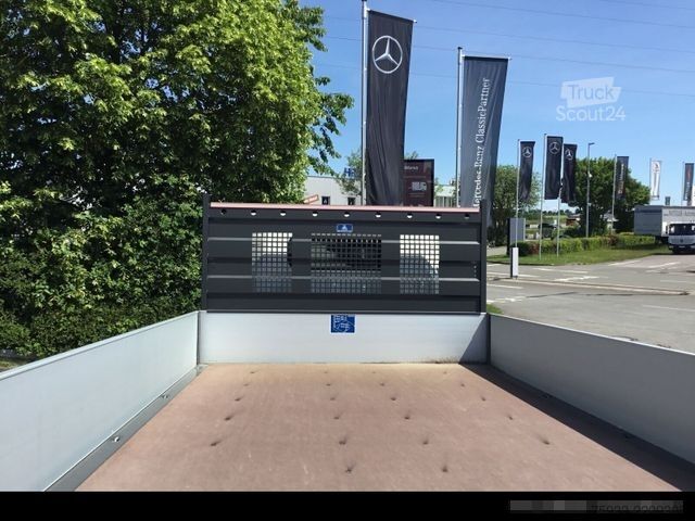 Furgonetka pick-up MITSUBISHI eCanter 7C18e M-Batterie Pritschenaufbau / LED