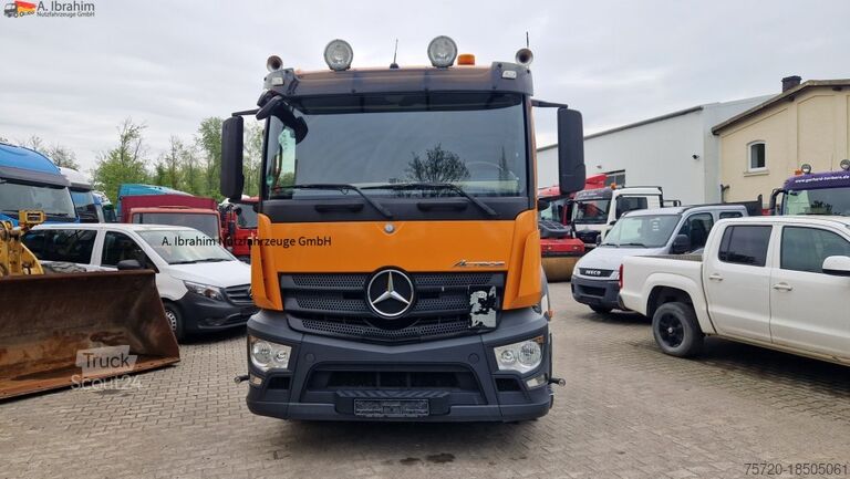 Véhicule utilitaire Mercedes-Benz 1840 Actros, 3x vorhanden, identisch deutsche Fahrzeuge einsatzbereit