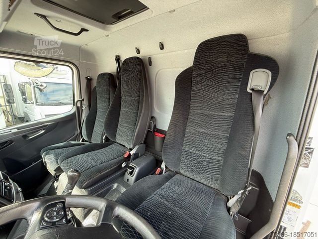 Tre-sidig tippbil MERCEDES-BENZ ATEGO 816 Kipper 2-Seiten*KRAN HIAB X 078*2xAHK