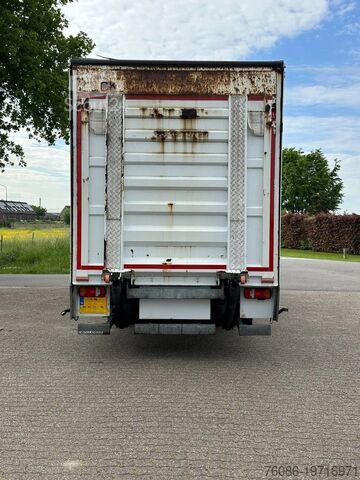 Resväska Mercedes-Benz Atego 1218 bakwagen met laadklep 2000kg!