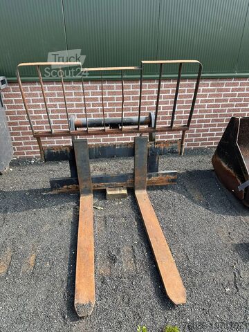 رافعة تلسكوبية دوارة Magni RTH 5.26!!ROTO!! FULL OPTIONS!!