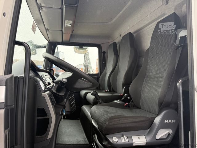 Samochód dostawczy z plandeką MAN 8.180 TGL BL Schiebeplane Klima 3 Sitzer