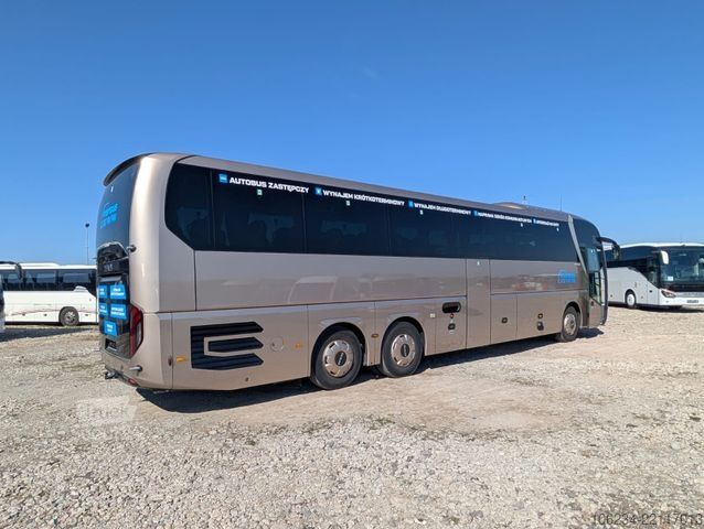 Diaľkový autobus MAN Lions Coach R08