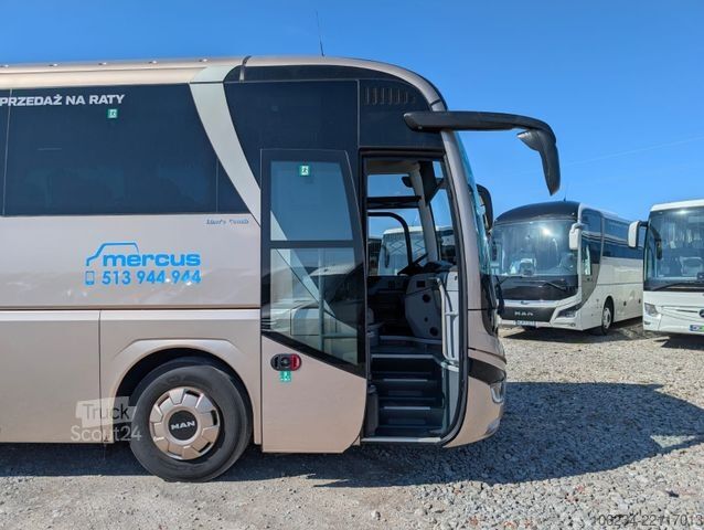 Diaľkový autobus MAN Lions Coach R08