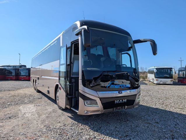 Diaľkový autobus MAN Lions Coach R08