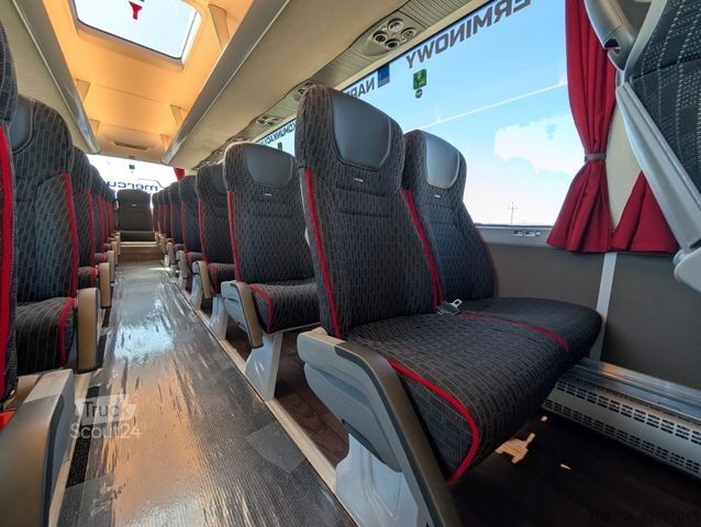Diaľkový autobus MAN Lions Coach R08