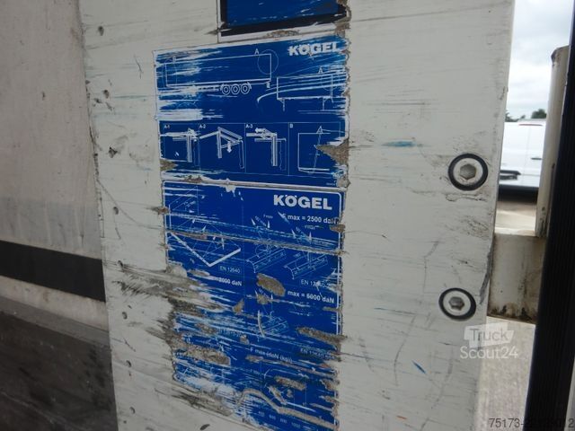Otevřený návěs s plachtou KÖGEL Euro Trailer Mega Curtainslider
