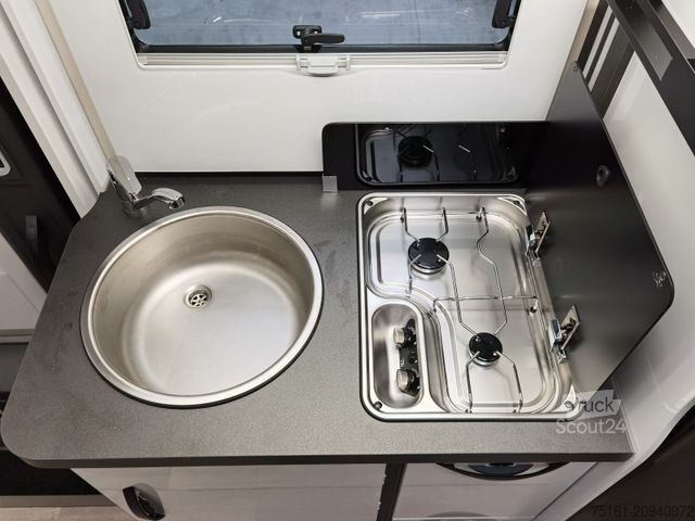 Autorulotă semi-integrată FORSTER T 699 EB /-2025-/ 140PS/ EINZELBETTEN & HUBBETT