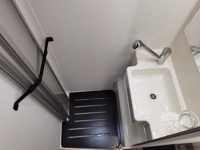 Autorulotă semi-integrată FORSTER T 699 EB /-2025-/ 140PS/ EINZELBETTEN & HUBBETT