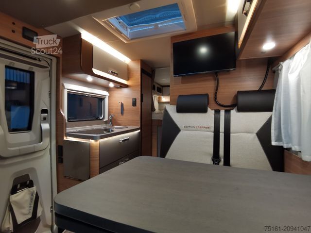 Teilintegriertes Wohnmobil WEINSBERG CARACOMPACT 640 MEG EDITION-PEPPER / EINZELBETTE