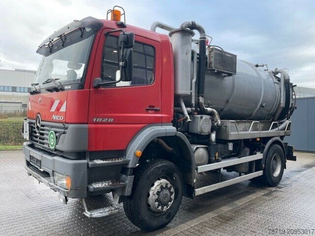 Vakuuminė cisterna sunkvežimis Mercedes-Benz 1828 4x4 Atego Saugwagen 11.000ltr.