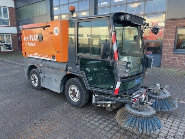 Fourgon personnalisé Schmidt Compact 200 Kleinkehrmaschine Euro6