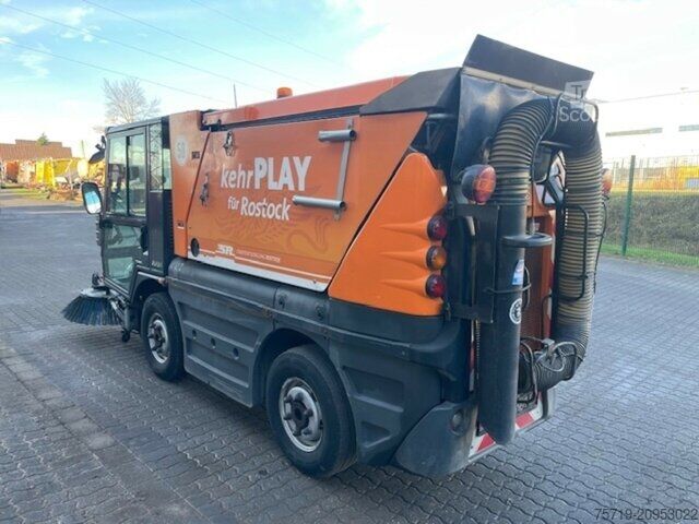 Fourgon personnalisé Schmidt Compact 200 Kleinkehrmaschine Euro6