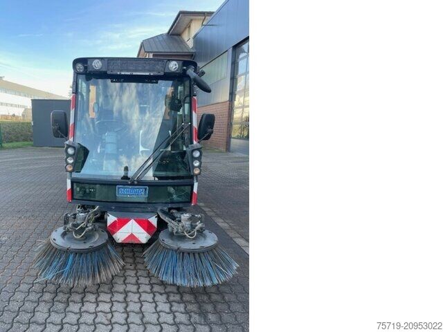 Fourgon personnalisé Schmidt Compact 200 Kleinkehrmaschine Euro6