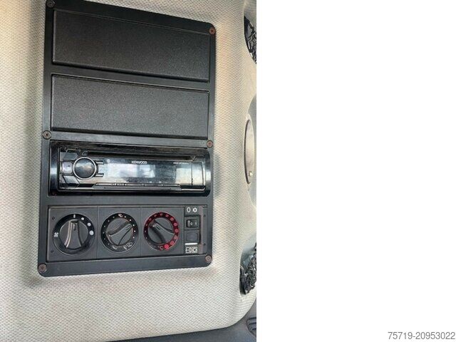 Fourgon personnalisé Schmidt Compact 200 Kleinkehrmaschine Euro6