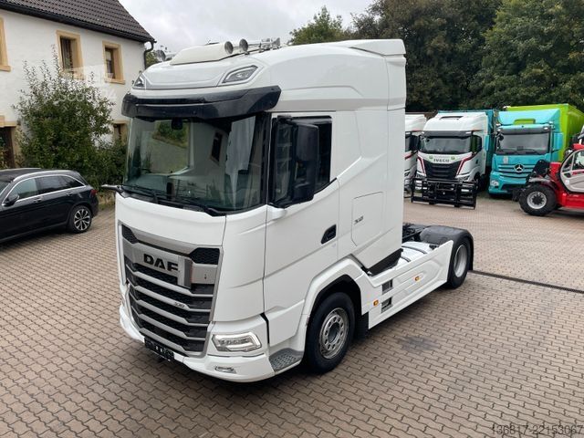 Vakio vetoauto DAF XG 530 BL Retarder Corner View 2x Tank