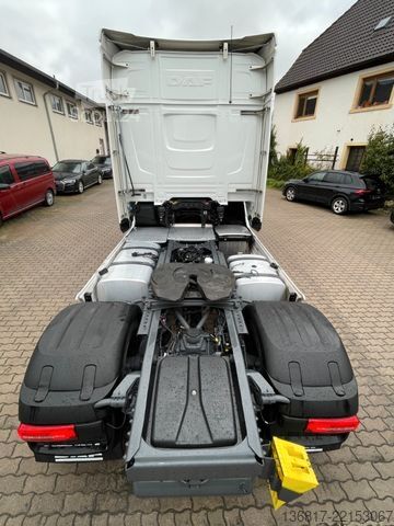 Vakio vetoauto DAF XG 530 BL Retarder Corner View 2x Tank