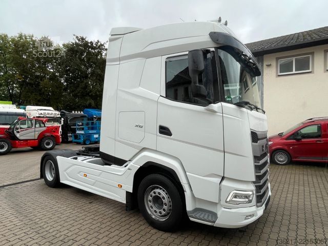 Vakio vetoauto DAF XG 530 BL Retarder Corner View 2x Tank