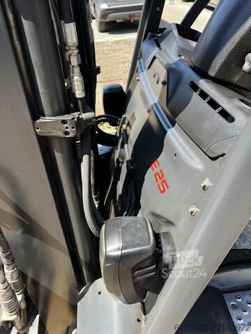 šakinis krautuvas Linde E 25 L -01