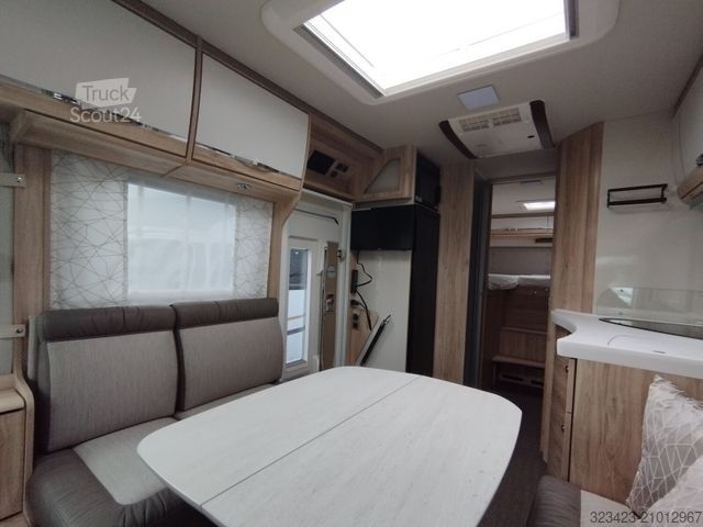 Camping-car intégral EURAMOBIL Integra Line 720 EF Solar/Mark./SAT+TV/Klima