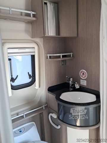 Camping-car PÖSSL Roadcruiser Citroen 165 PS Mark./AHK/Navi/Solar