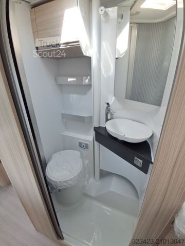 Camping-car semi-intégré ADRIA Compact DL 60Y