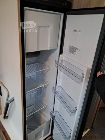 Camping-car semi-intégré EURAMOBIL Profila RS 720 QF Aktionsfahrzeug !!